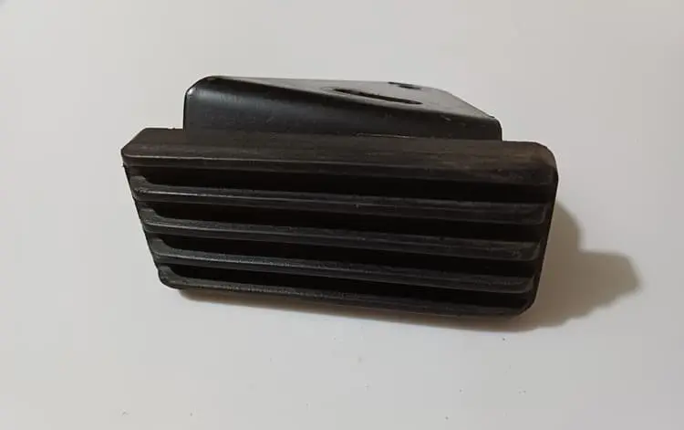 1989 XJ40 Sovereign 3.6 Footrest image 3