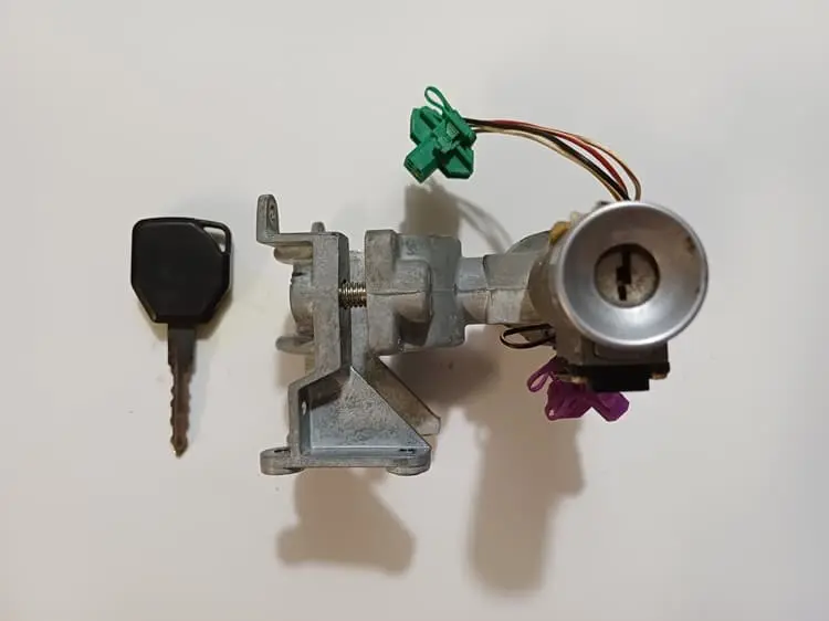 1989 XJ40 Sovereign 3.6 Ignition Barrel With 1 Key CBC4167 image 4