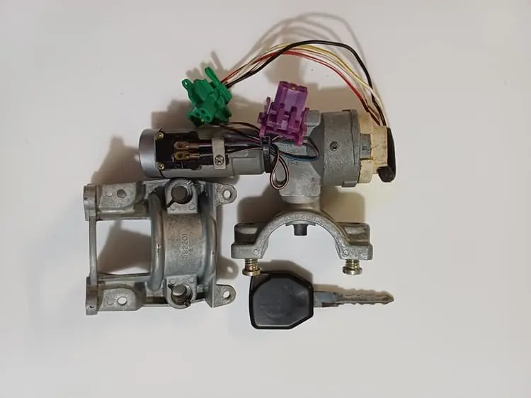 1989 XJ40 Sovereign 3.6 Ignition Barrel With 1 Key CBC4167 image 3