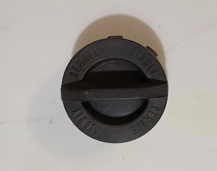 1990 XJ40 Sovereign 4.0 Fuel Cap CBC5292