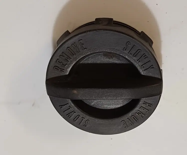 1990 XJ40 Sovereign 4.0 Fuel Cap CBC5292 image 4