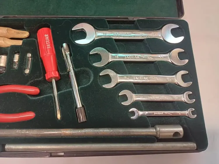Jaguar XJS, XJ6, XJ40 Sovereign & Daimler Toolbox Complete JLM1857 or JLM11122 image 6