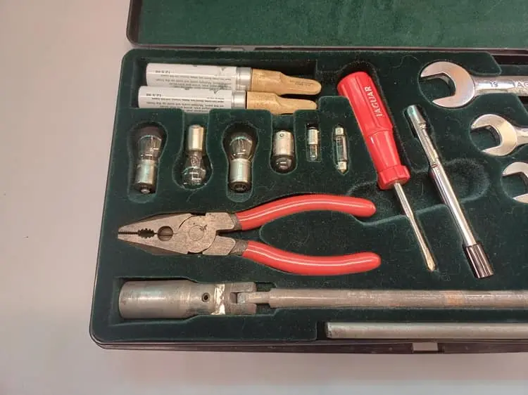 Jaguar XJS, XJ6, XJ40 Sovereign & Daimler Toolbox Complete JLM1857 or JLM11122 image 5
