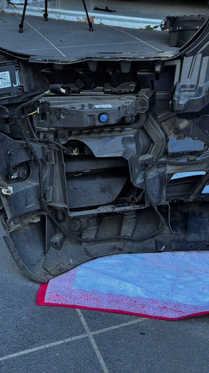 BMW X5 G05 Front Bumper OEM With Fog Lights image 9