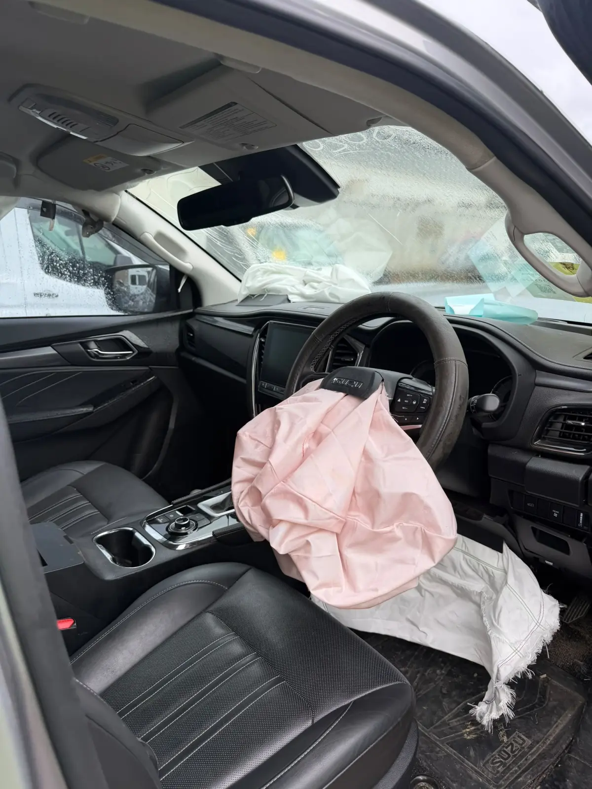 2022 Isuzu MU-X – ALL PARTS AVAILABLE FOR SALE image 9