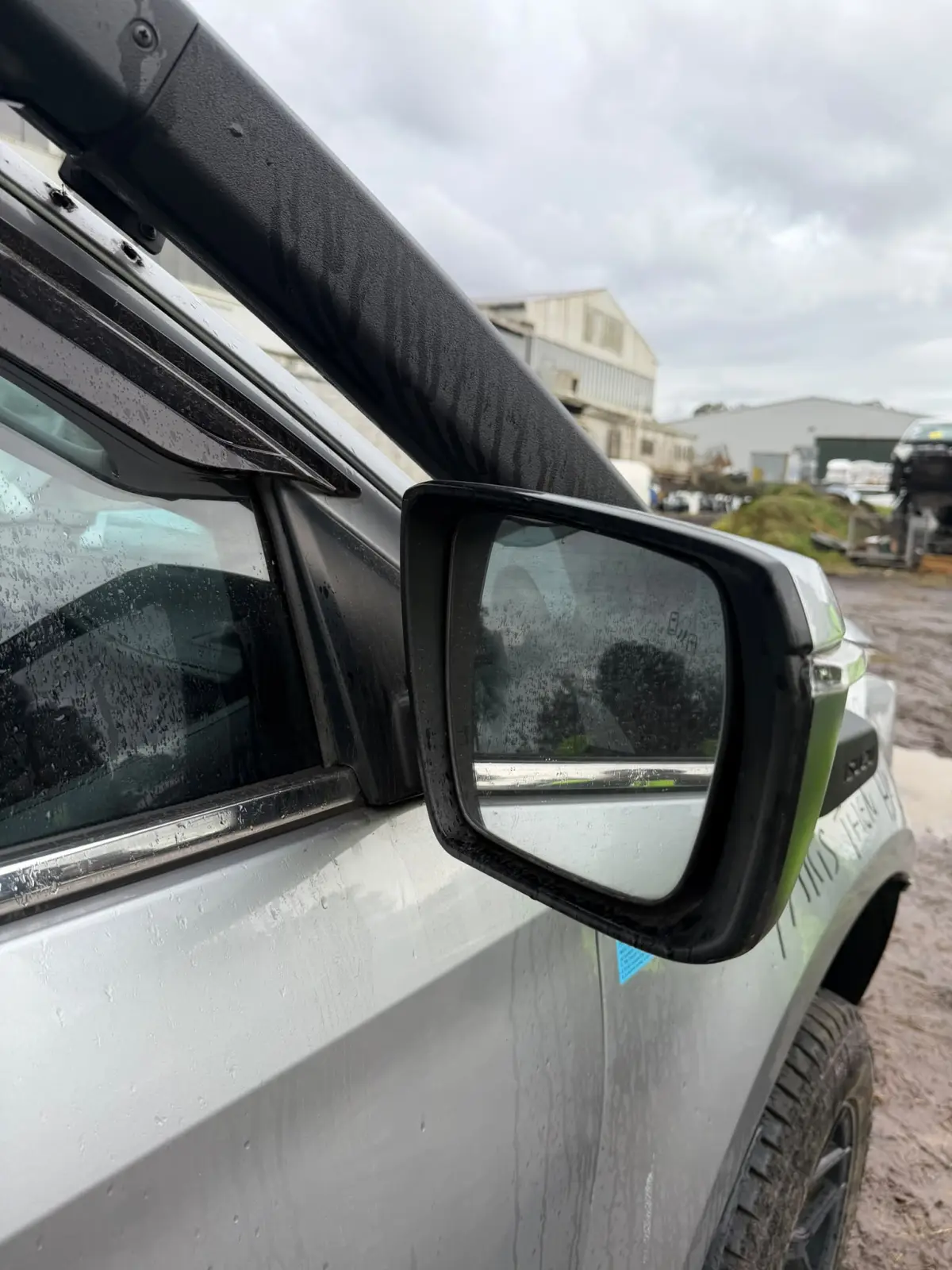 2022 Isuzu MU-X – ALL PARTS AVAILABLE FOR SALE image 6