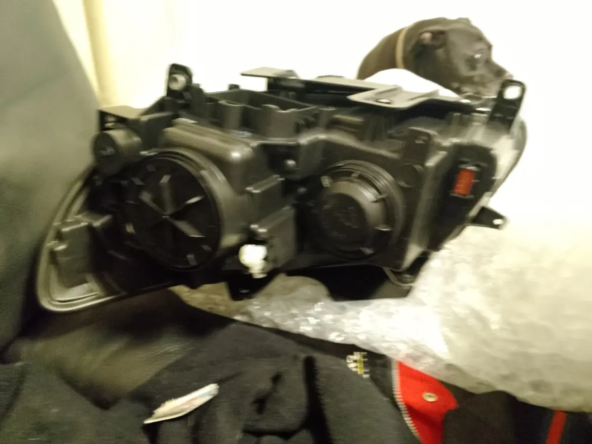 VF front right light bn. image 2